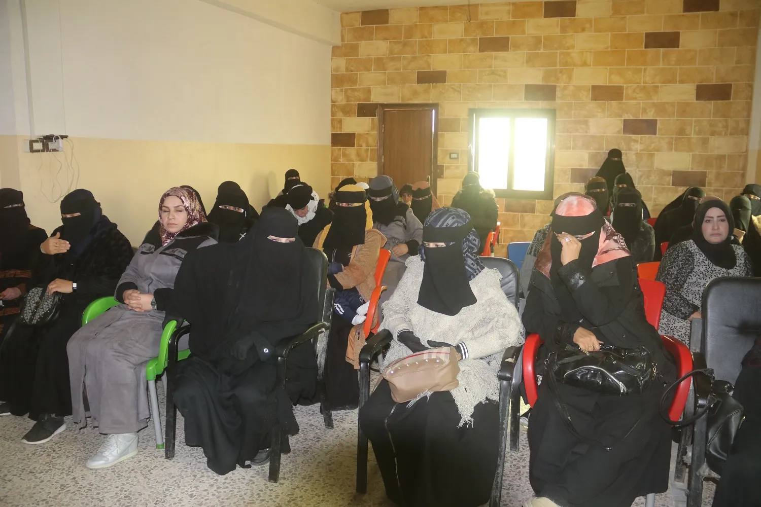 محاضرات تعريفية بيوم 25 تشرين الثاني في دير الزور