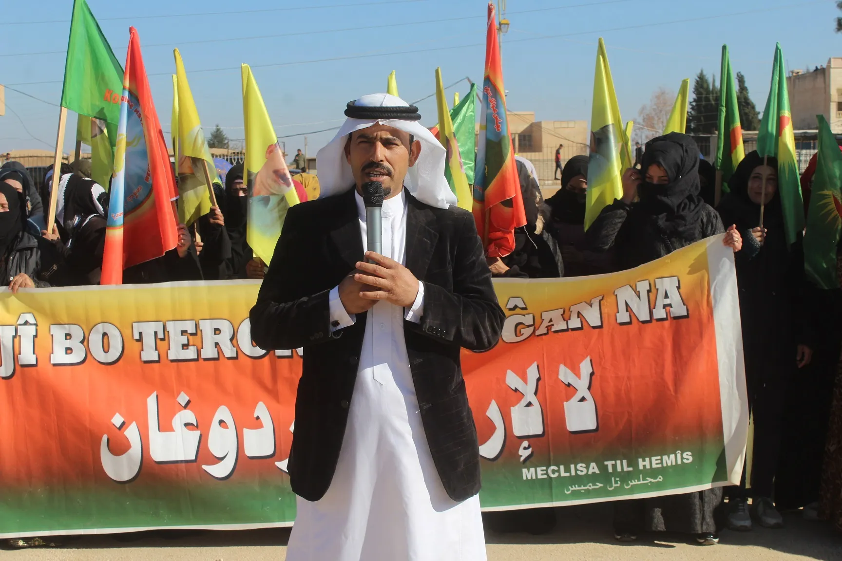 الآلاف من أهالي مقاطعة قامشلو ينددون بهجمات الاحتلال التركي ـ تم التحديث