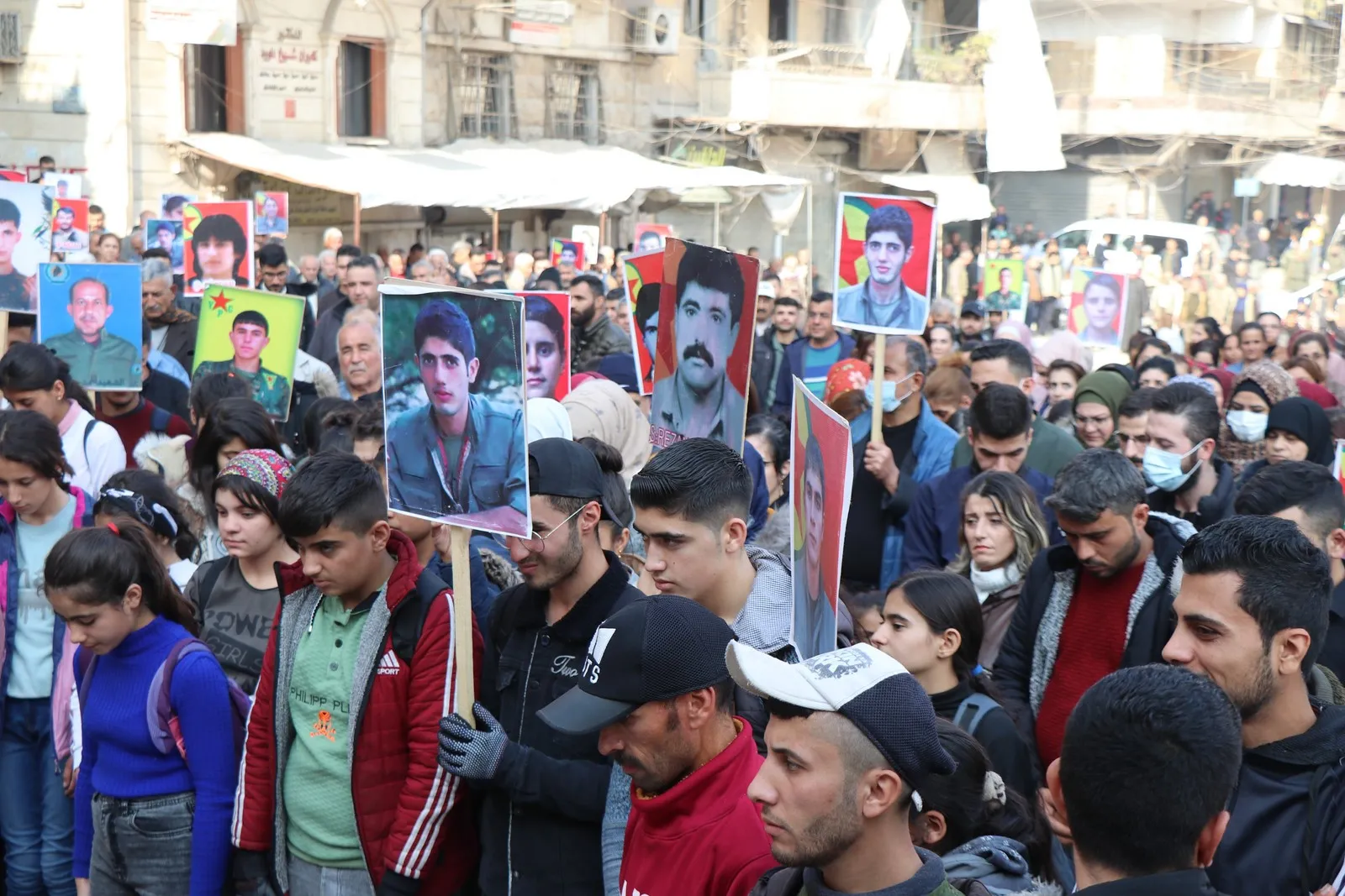 ​​​​​​​الآلاف في إقليم عفرين ومنبج وحلب ينددون بهجمات دولة الاحتلال ويؤكدون مواصلة المقاومة