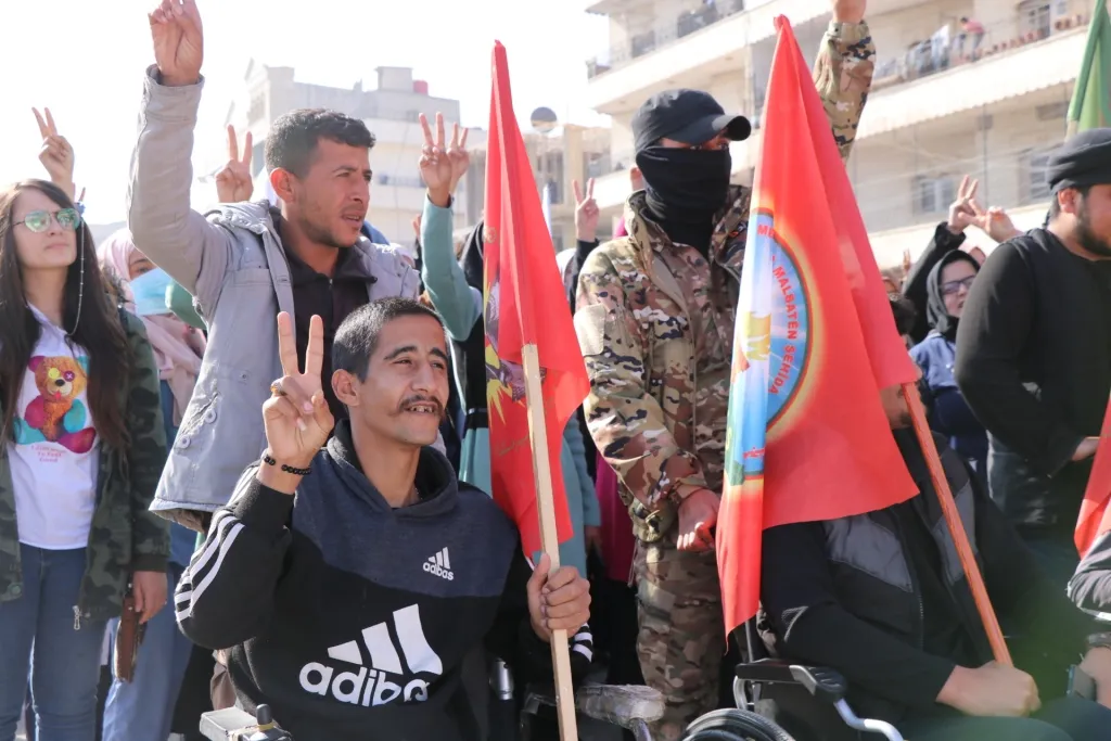 ​​​​​​​الآلاف في إقليم عفرين ومنبج وحلب ينددون بهجمات دولة الاحتلال ويؤكدون مواصلة المقاومة