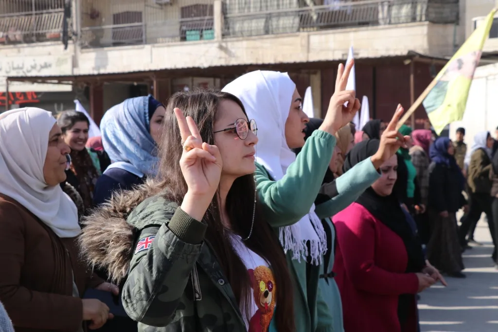 ​​​​​​​الآلاف في إقليم عفرين ومنبج وحلب ينددون بهجمات دولة الاحتلال ويؤكدون مواصلة المقاومة
