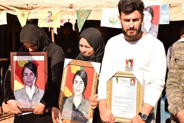 ​​​​​​​المئات من أهالي مقاطعة قامشلو يشاركون في مراسم غيابية لشهيدتين من الكريلا