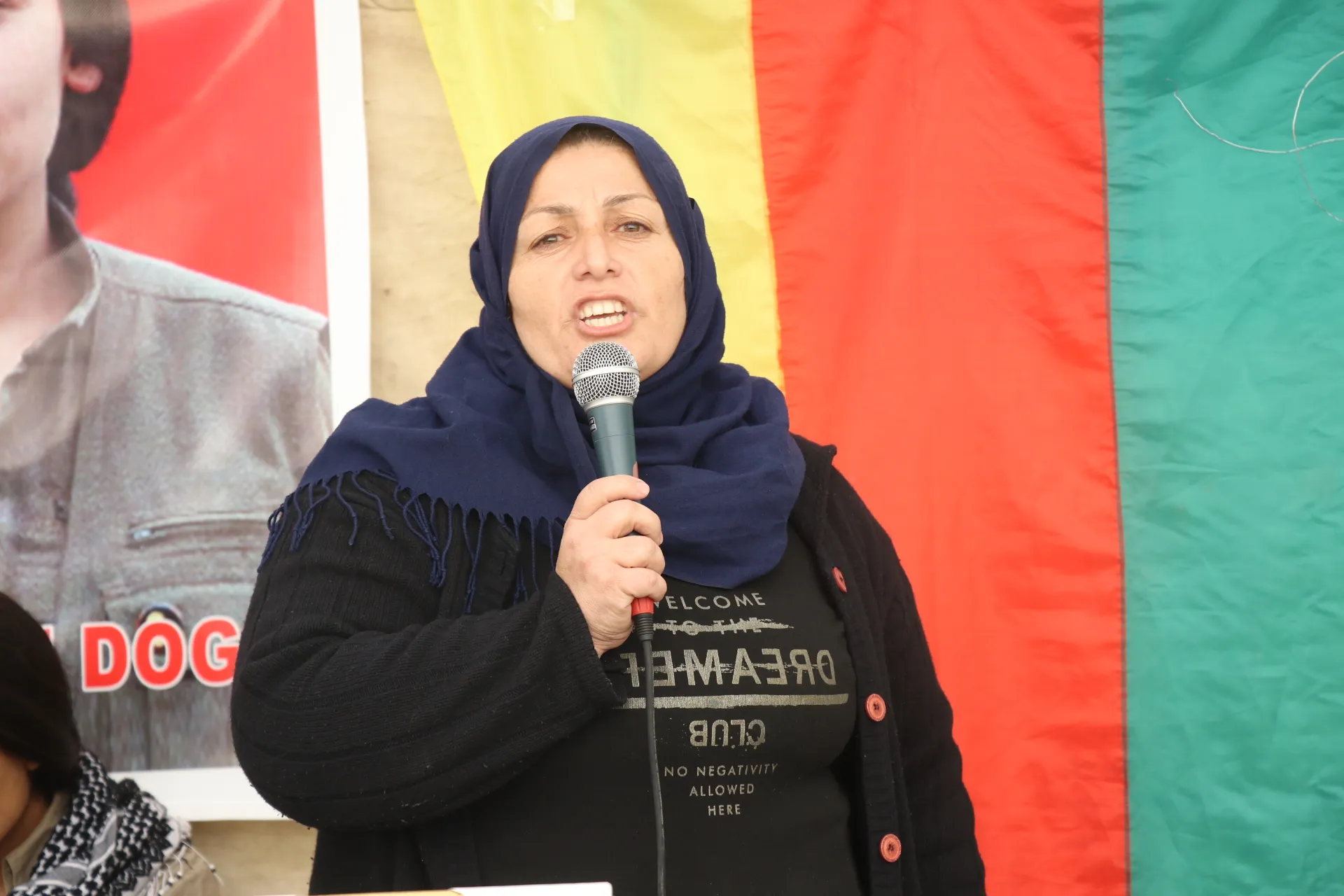 ​​​​​​​المئات من أهالي مقاطعة قامشلو يشاركون في مراسم غيابية لشهيدتين من الكريلا