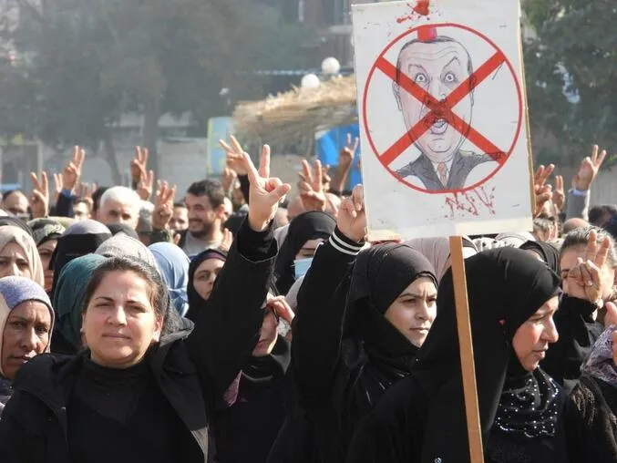 الآلاف في الرقة والطبقة ودير الزور يؤكدون وقوفهم مع قسد ضد الاحتلال