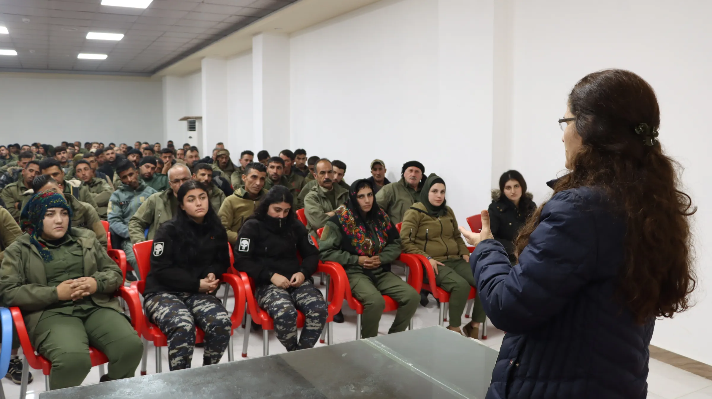 ​​​​​​​خلال محاضرات أهالي مقاطعة قامشلو يؤكدون على النضال تحت شعار " Jin,Jiyan, Azadî"