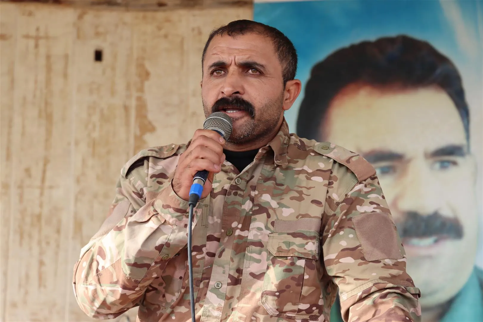 أهالي الحسكة يشيّعون جثمان الشهيد خالد أوسو إلى مثواه الأخير