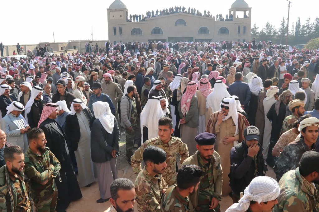 جثمان الشيخ حميدي يوارى الثرى في قرية تل علو