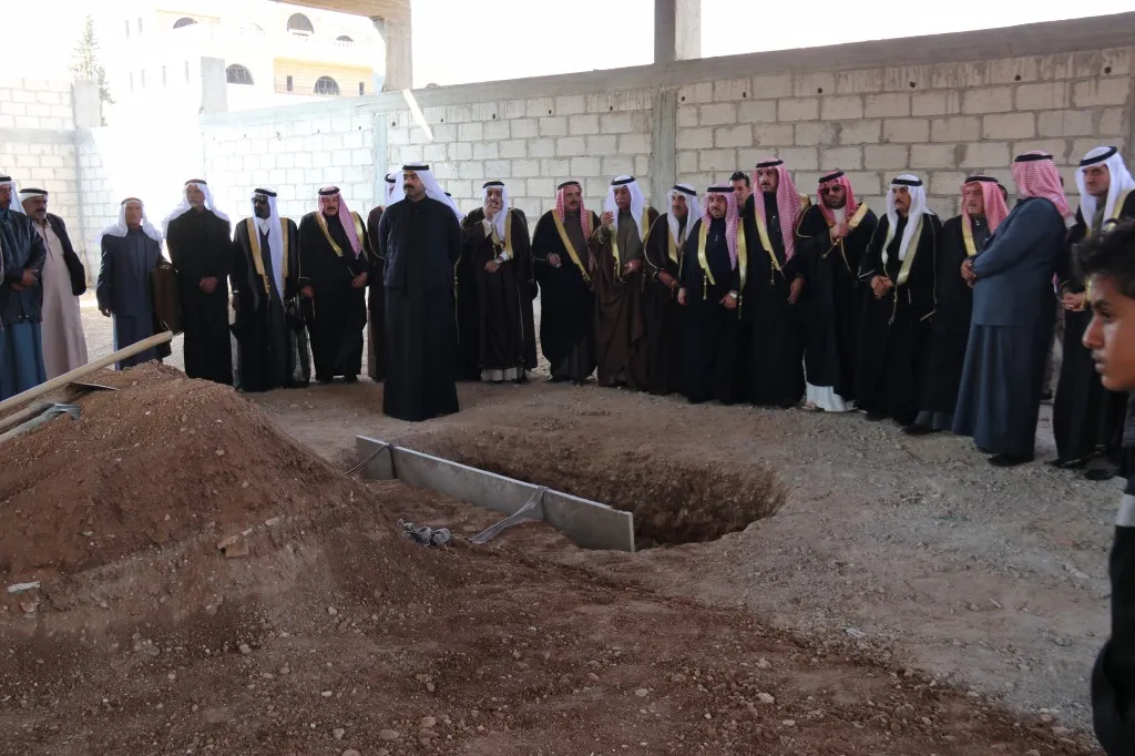 جثمان الشيخ حميدي يوارى الثرى في قرية تل علو