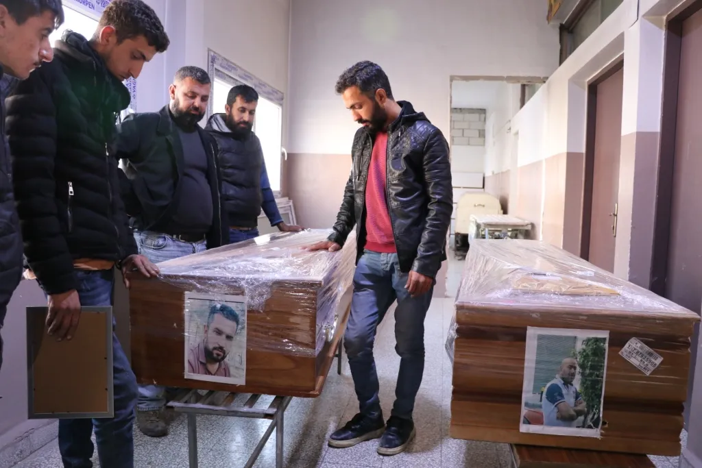 ​​​​​​​الإدارة الذاتية لشمال وشرق سوريا تنتهي من نقل ضحايا قضوا غرقاً قبالة السواحل الجزائرية