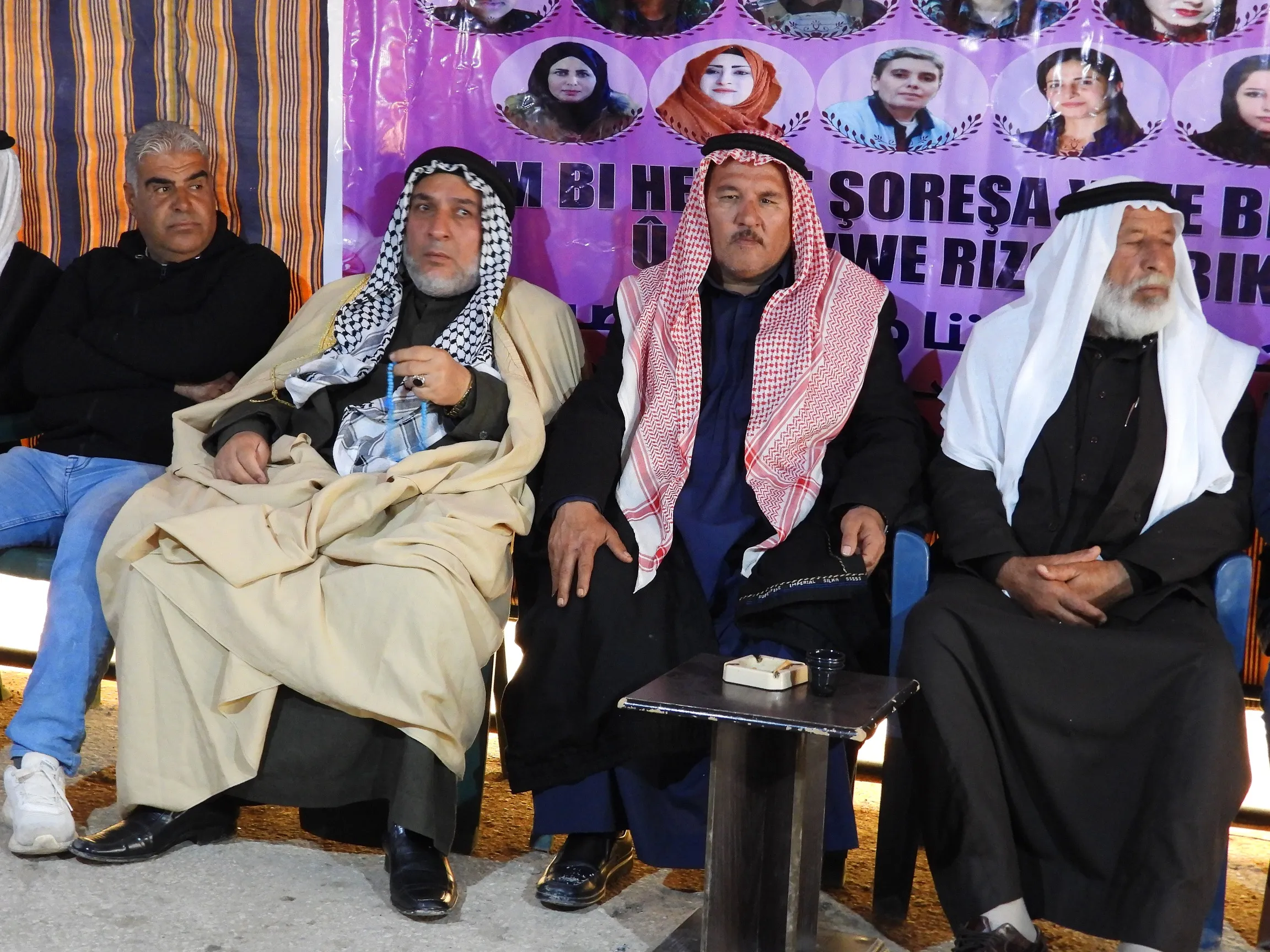 المشاركون في خيمة الاعتصام في الطبقة: بعزيمتنا وإصرارنا سنطرد المحتل من أرضنا