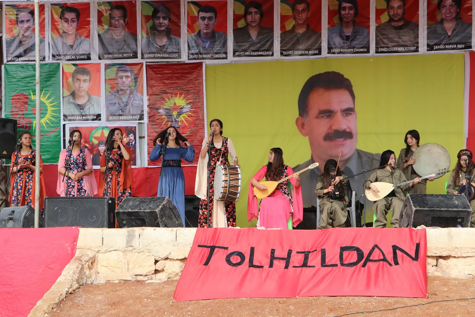 أهالي شمال وشرق سوريا يحتفلون بذكرى تأسيس PKK وينددون بهجمات الاحتلال التركي