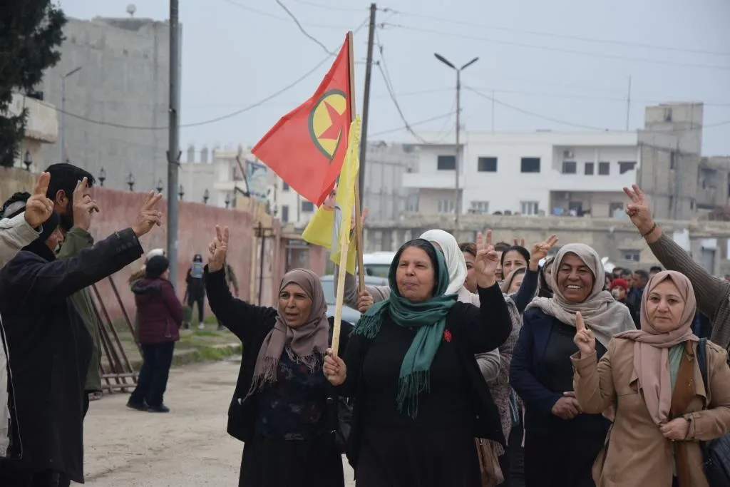 ​​​​​​​انطلاق فعالية خيمة اعتصام للتنديد بالعزلة المفروضة على القائد أوجلان