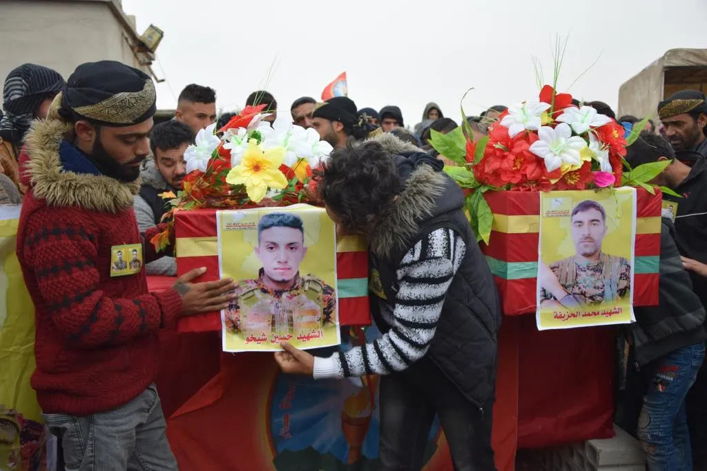 ​​​​​​​أهالي إقليم الفرات يشيّعون جثمان شهيدين لمثواهما الأخير في ناحية صرين
