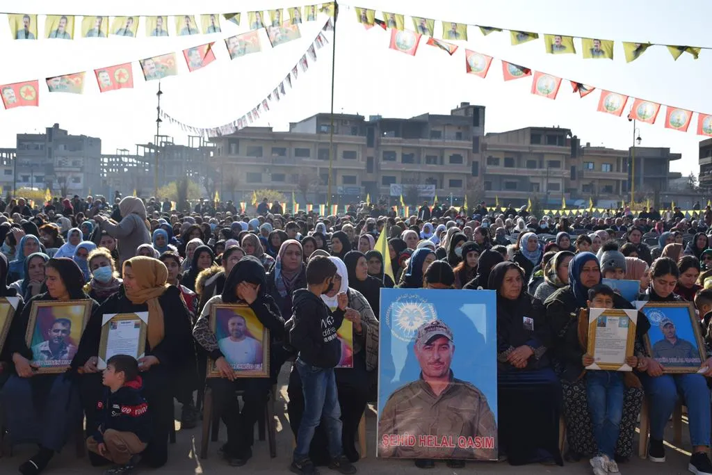 ​​​​​​​أهالي مقاطعة قامشلو يحيون أربعينية شهداء مجزرة تقل بقل