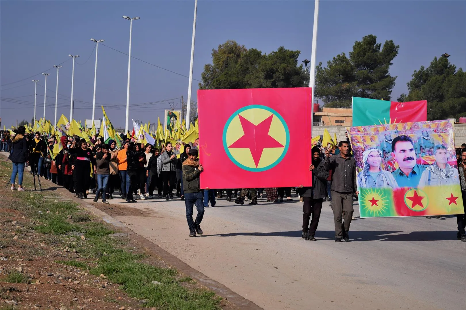 ​​​​​​​الآلاف من مكونات الحسكة يطالبون بالحرية الجسدية للقائد أوجلان