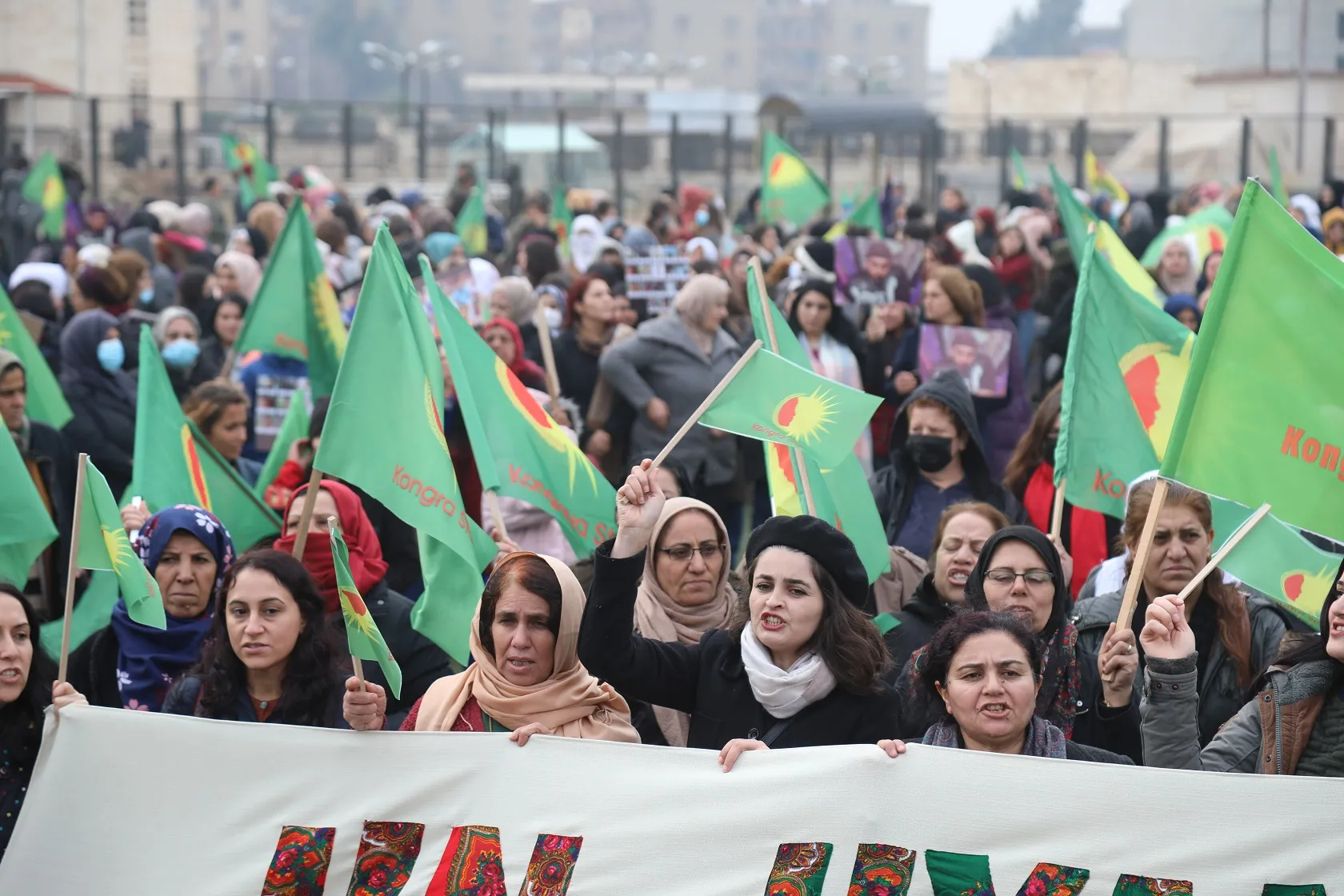 ​​​​​​​دعماً لانتفاضة النساء في إيران وتنديداً بمجزرة باريس الثانية.. وقفة احتجاجية في إقليم الجزيرة
