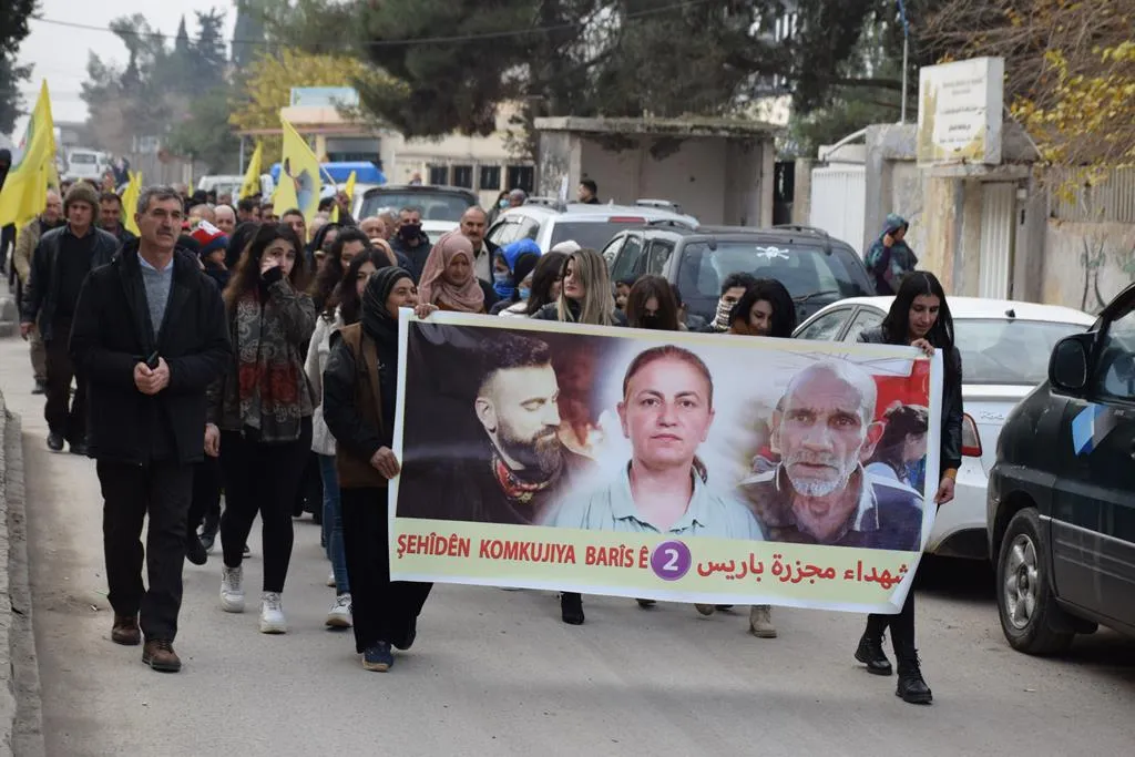 ​​​​​​​أهالي مقاطعة قامشلو خلال خيم عزاء لشهداء مجزرة باريس الثانية: سنواصل المقاومة رغم كل الهجمات