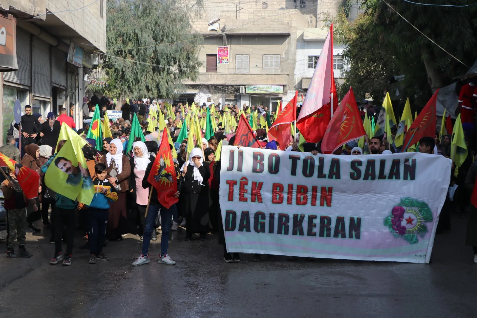 ​​​​​​​خيمة اعتصام في حلب دعماً لمقاومة إمرالي وأهالي شمال وشرق سوريا ضد الاحتلال التركي