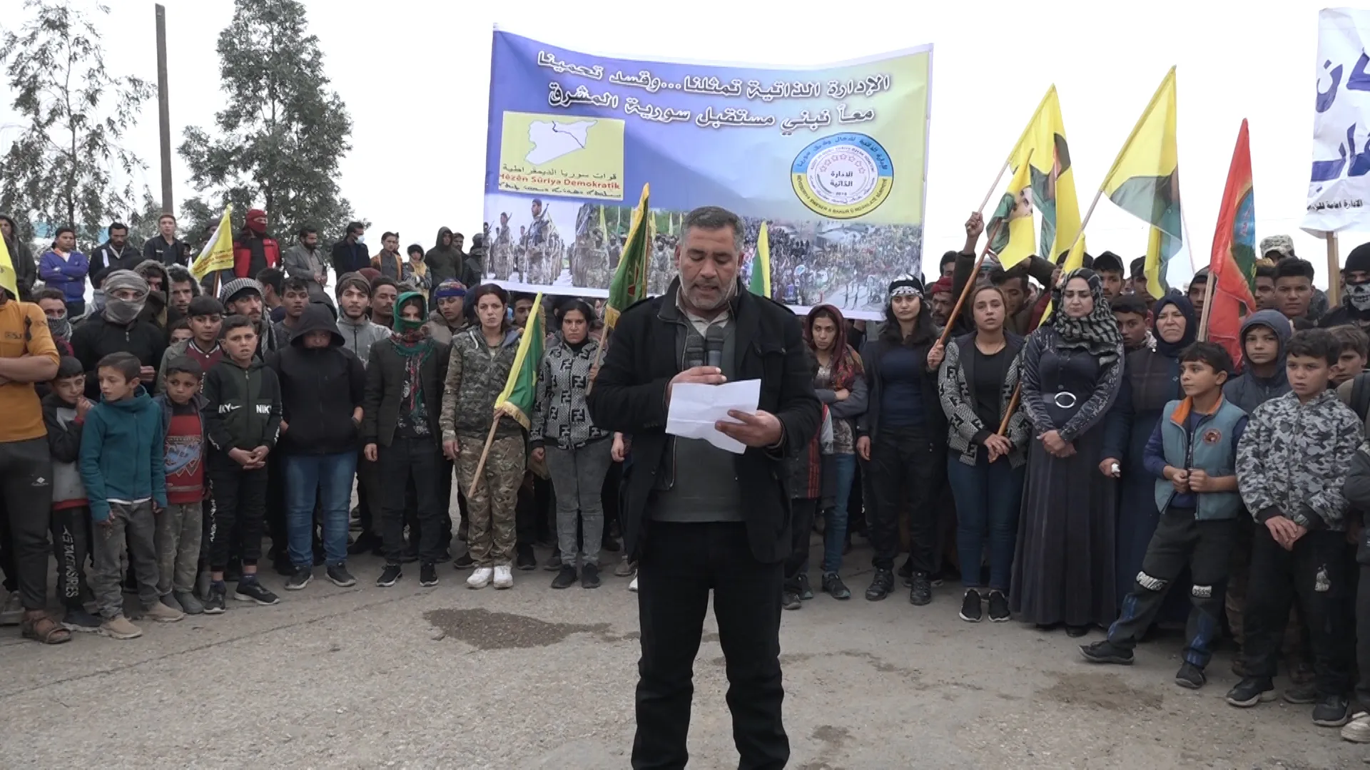 أهالي دير الزور يطالبون بحرية القائد أوجلان
