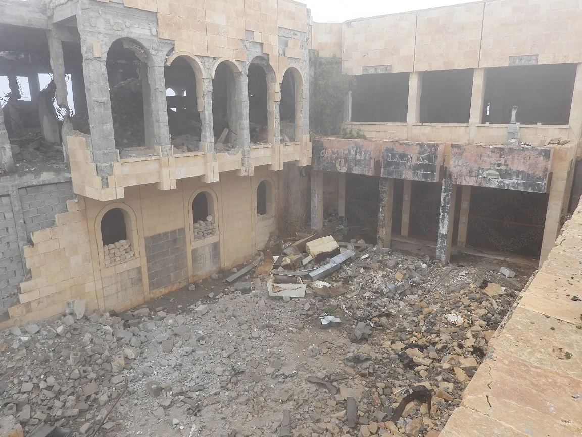 ​​​​​​​لجنة الثقافة والفن في الطبقة تباشر عملية ترميم القسم الجنوبي من المركز الثقافي