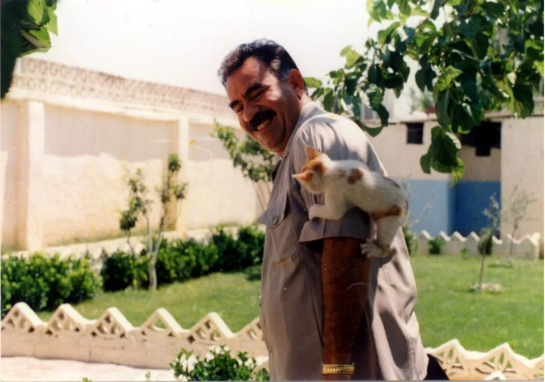 توجيه رسالة مغلقة لـ (4) جهات دولية لإنهاء العزلة على القائد أوجلان