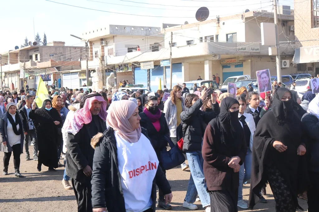 ​​​​​​​مكونات إقليم الجزيرة في ذكرى مجزرة باريس: سننتقم لشهيداتنا وشهدائنا