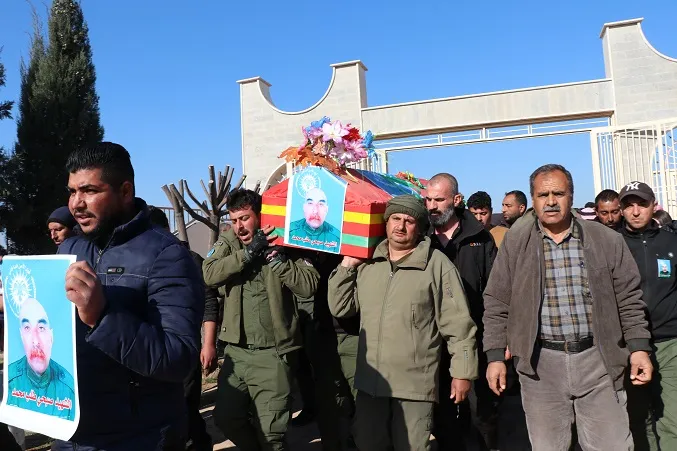 ​​​​​​​أهالي ناحية الدرباسية يشيّعون جثمان الشهيد صبحي طلب محمد إلى مثواه الأخير