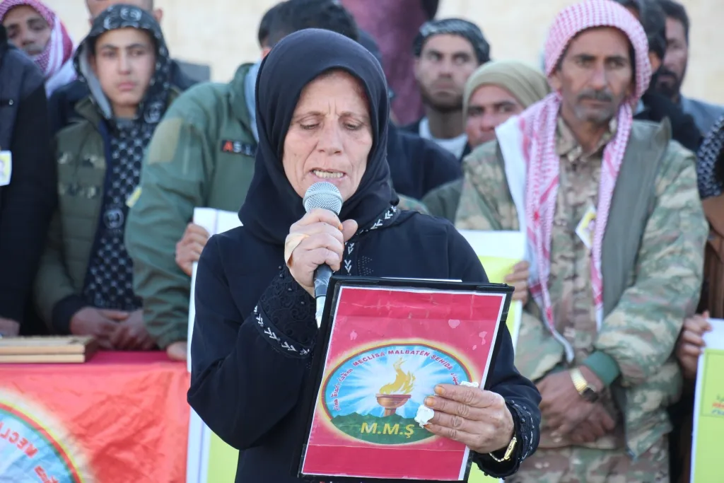 تراب منبج يحتضن جثمان الشهيد "نورس موسى الحمود"