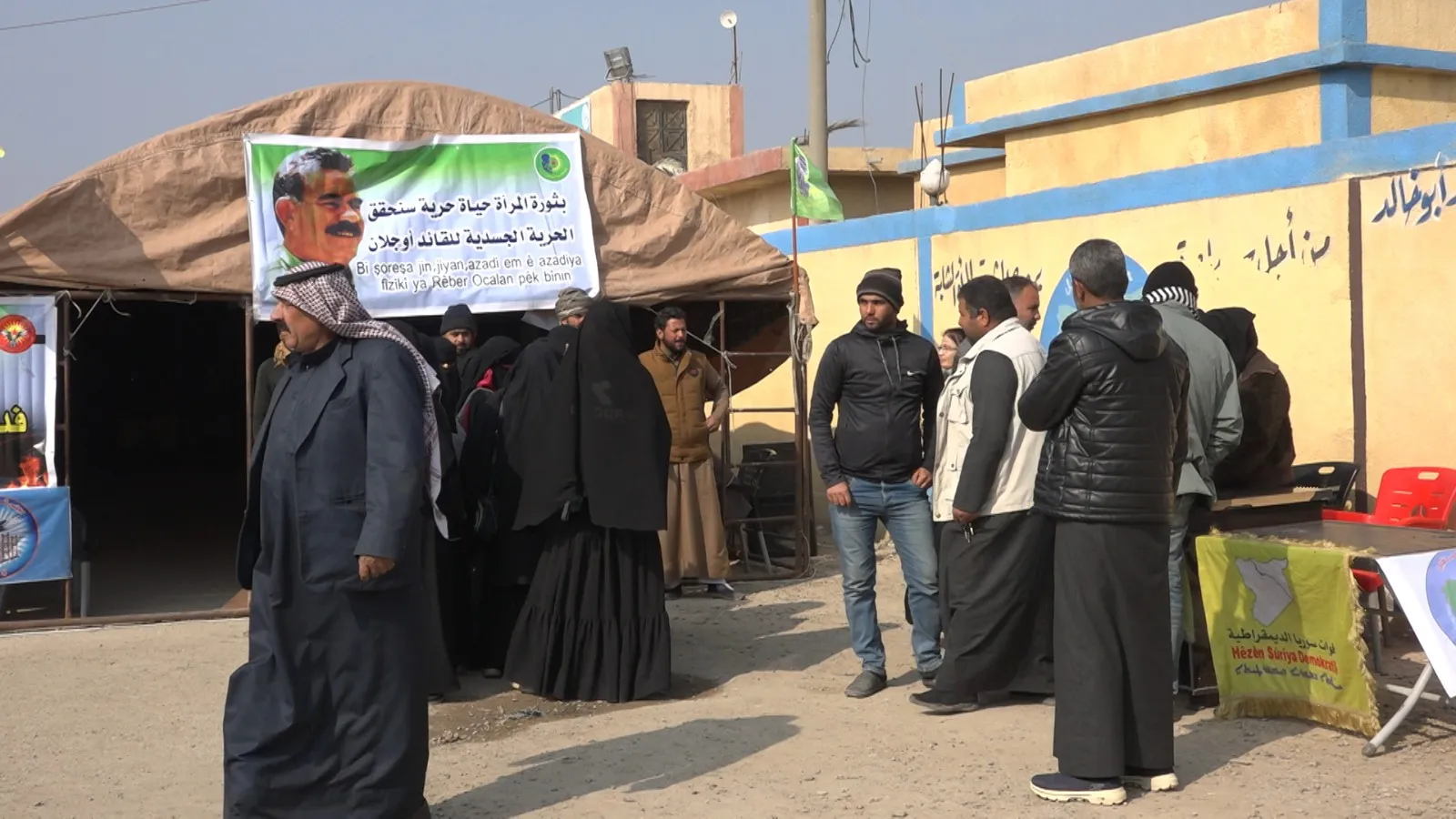خيمة الاعتصام المطالبة بحرية القائد أوجلان تستمر في يومها الثاني في ريف دير الزور الشرقي