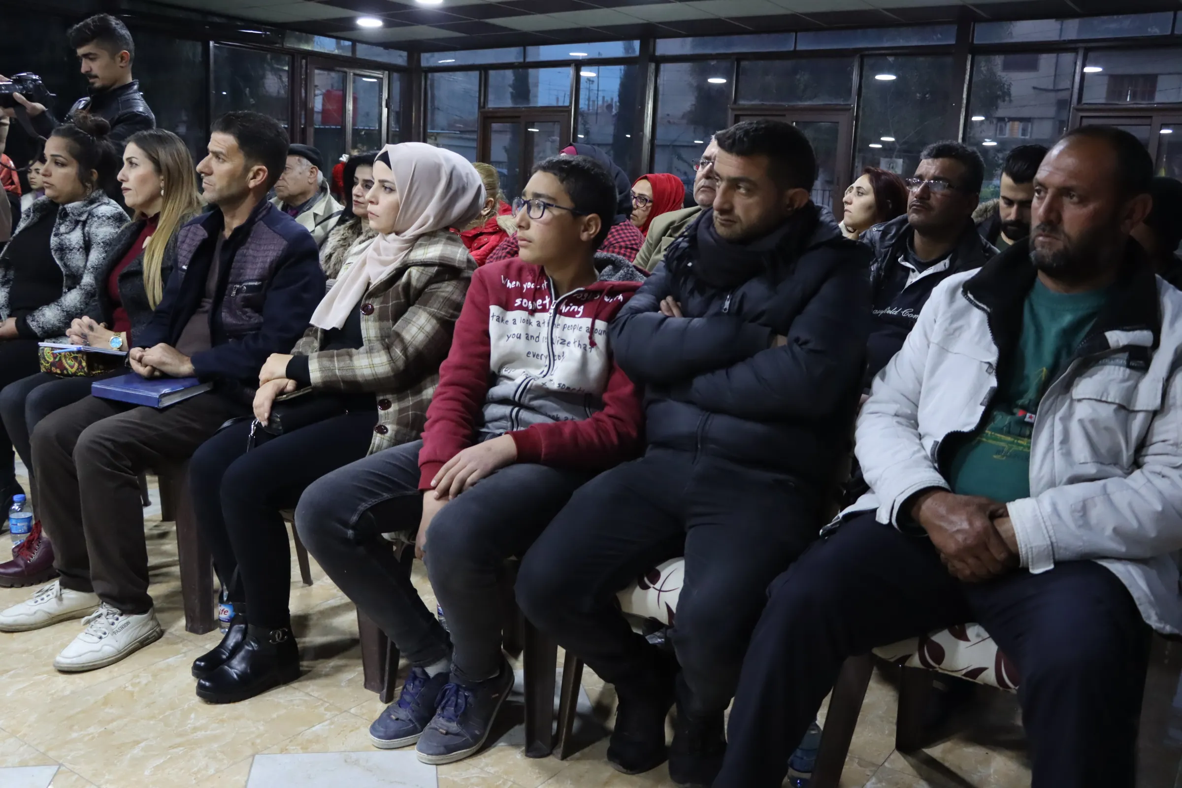 تحت عنوان "البيئة والسياسة".. حزب الخضر الديمقراطي ينظم محاضرة في قامشلو