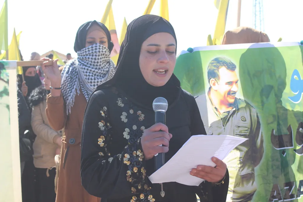 أهالي ​​​​​​​مقاطعة قامشلو يؤكدون على مواصلة النضال ضد المؤامرة المستمرة
