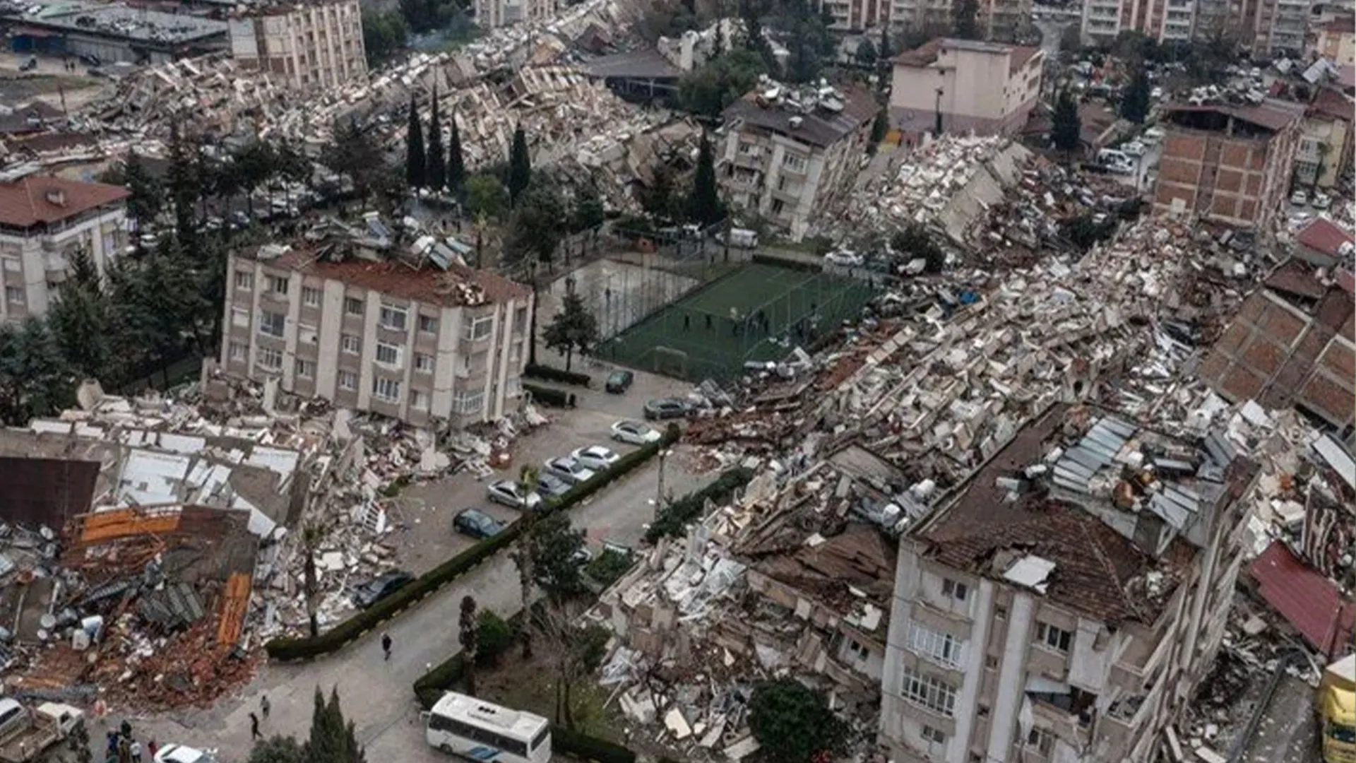 أعداد ضحايا الزلزال في شمال كردستان يتجاوز 3500 شخص