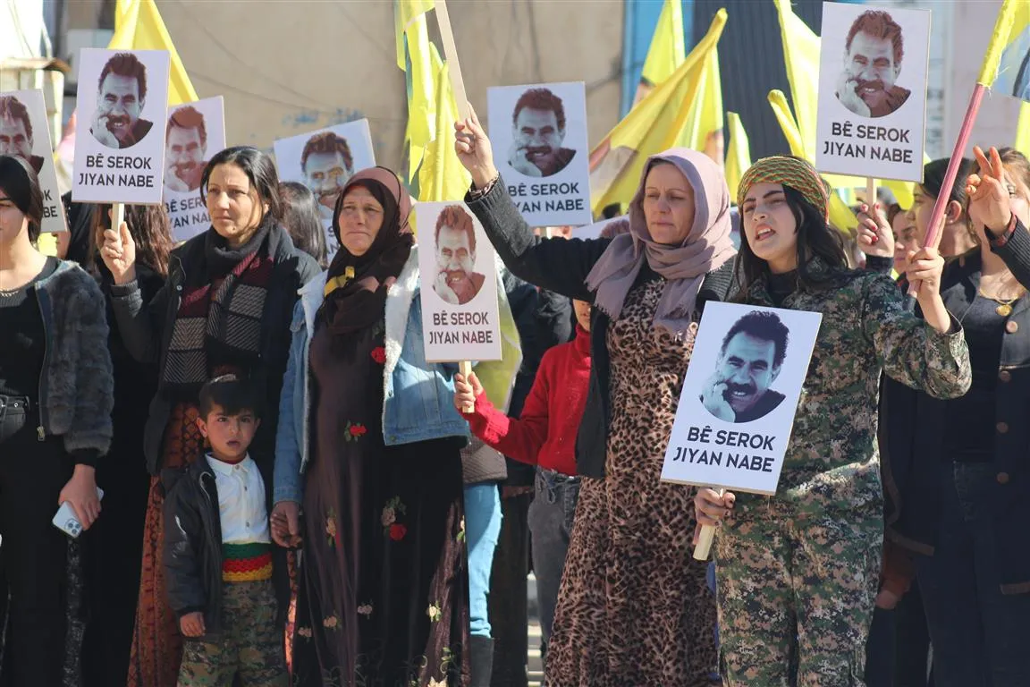 ​​​​​​​تنديداً بالمؤامرة الدولية... أصوات عشرات الآلاف من المتظاهرين تصدح في إقليم الجزيرة – تم التحديث