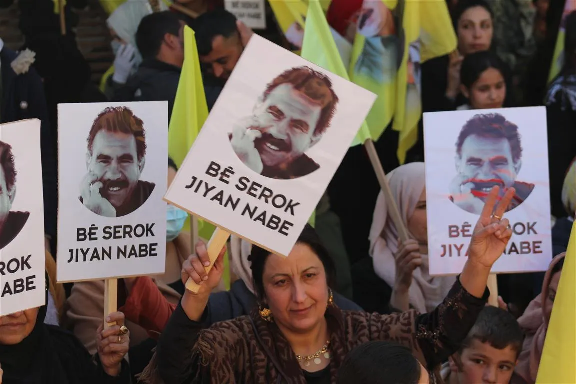​​​​​​​تنديداً بالمؤامرة الدولية... أصوات عشرات الآلاف من المتظاهرين تصدح في إقليم الجزيرة – تم التحديث