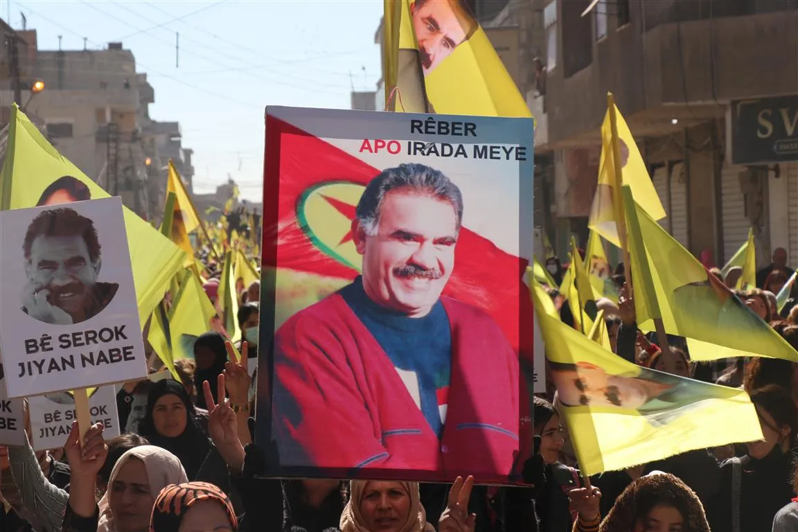 ​​​​​​​تنديداً بالمؤامرة الدولية... أصوات عشرات الآلاف من المتظاهرين تصدح في إقليم الجزيرة – تم التحديث