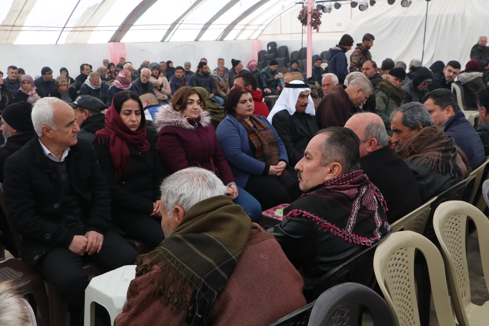 ​​​​​​​الإدارة الذاتية تتفقد أوضاع المتضررين من الزلزال في الشهباء وتطالب بفتح المعابر الحدودية