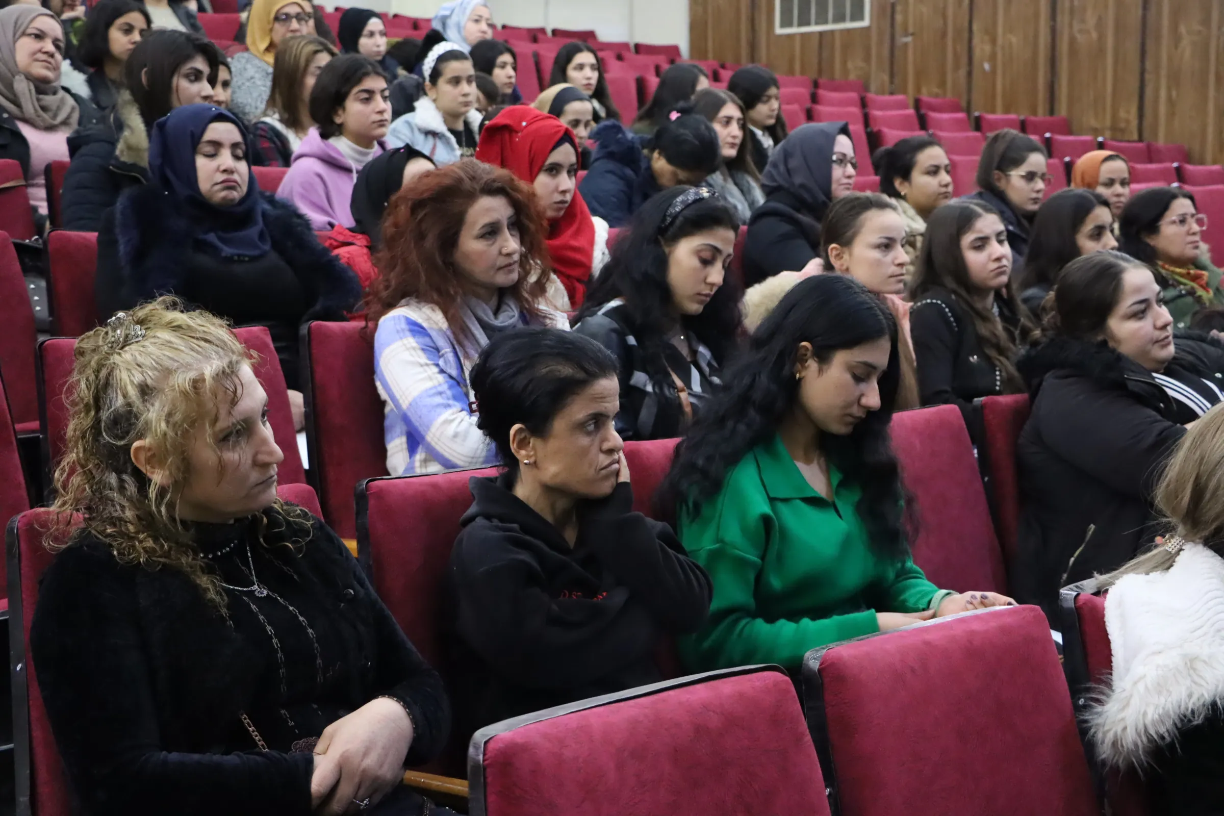 "لا حياة بدون القائد" عنوان ندوة حوارية نسائية في قامشلو