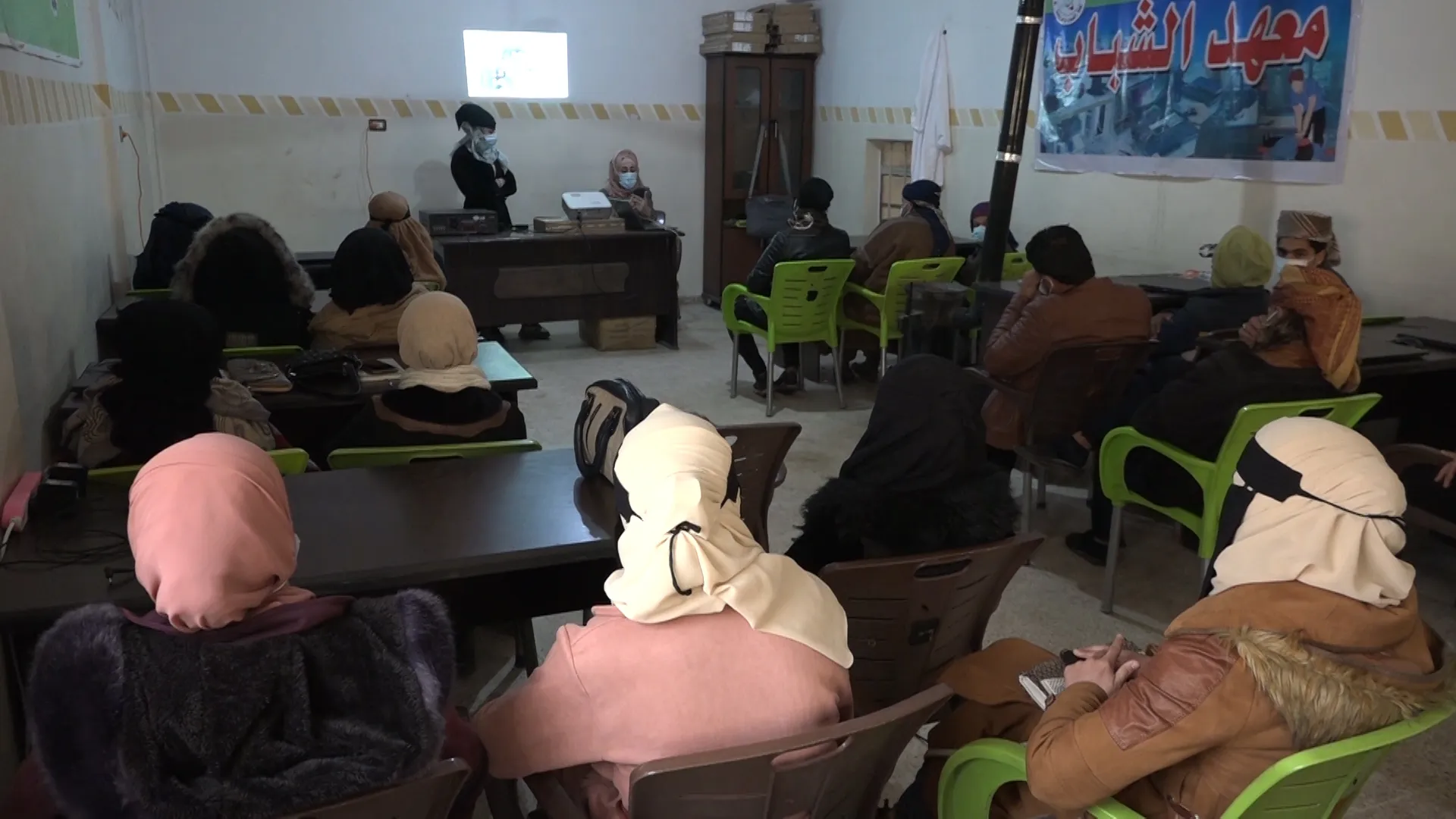 محاضرة للمرأة الشابة في دير الزور حول المؤامرة الدولية بحق القائد أوجلان