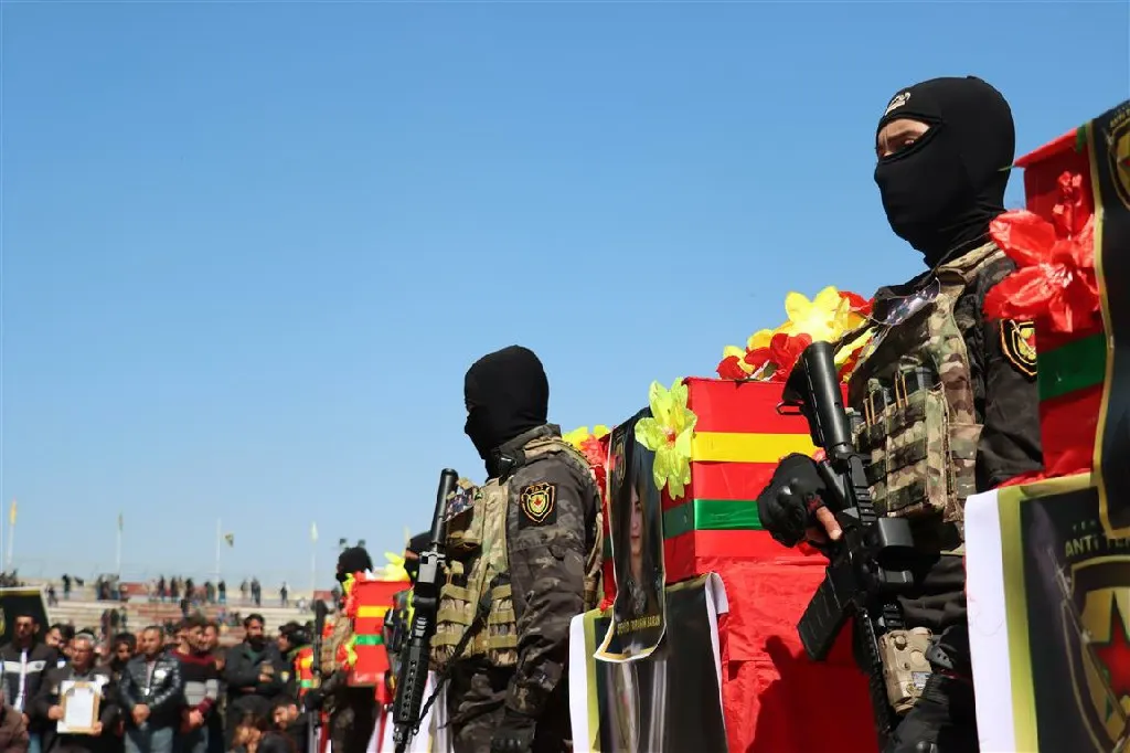 جثامين شهداء قوات سوريا الديمقراطية تتجه الِى مزارات الشهداء