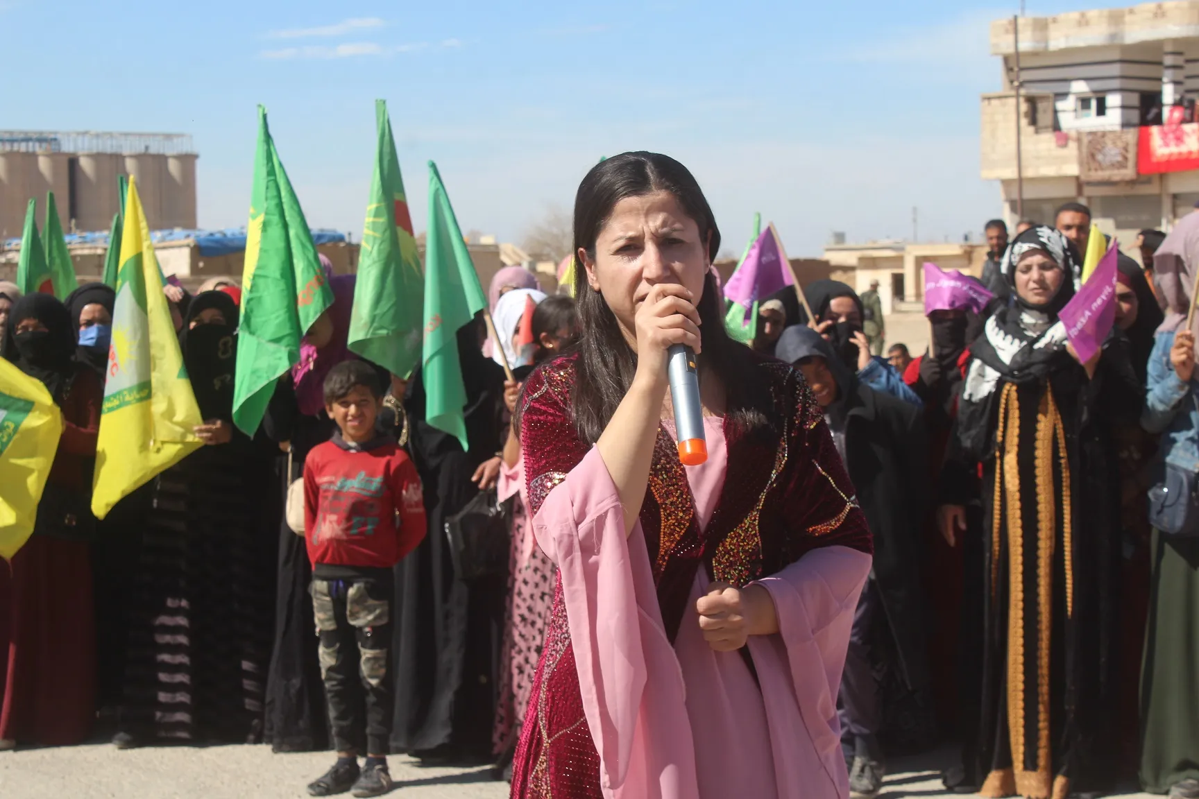 خلال مسيرات 8 آذار... أصوات النساء تصدح بشعار "Jin Jiyan Azadî"