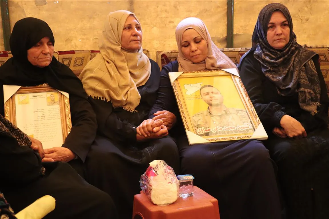 أهالي الحسكة يقدمون واجب العزاء لذوي مقاتل قسد محمد حموي