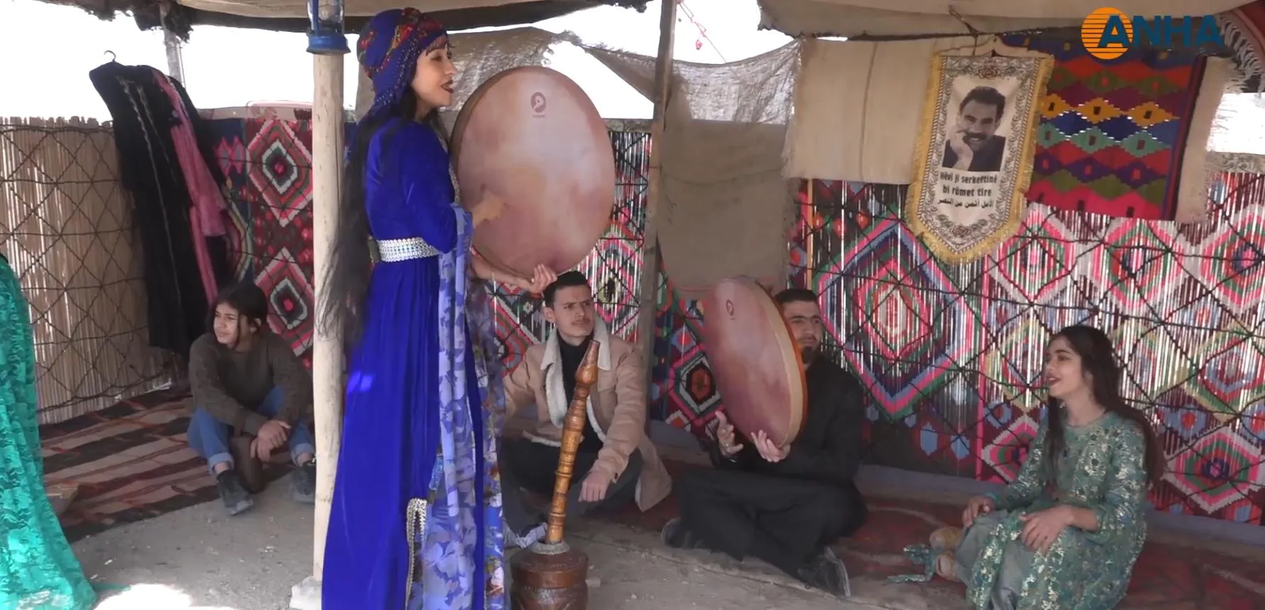 ​​​​​​​حركة الهلال الذهبي لثقافة المرأة تفتتح معرض صور في الرقة