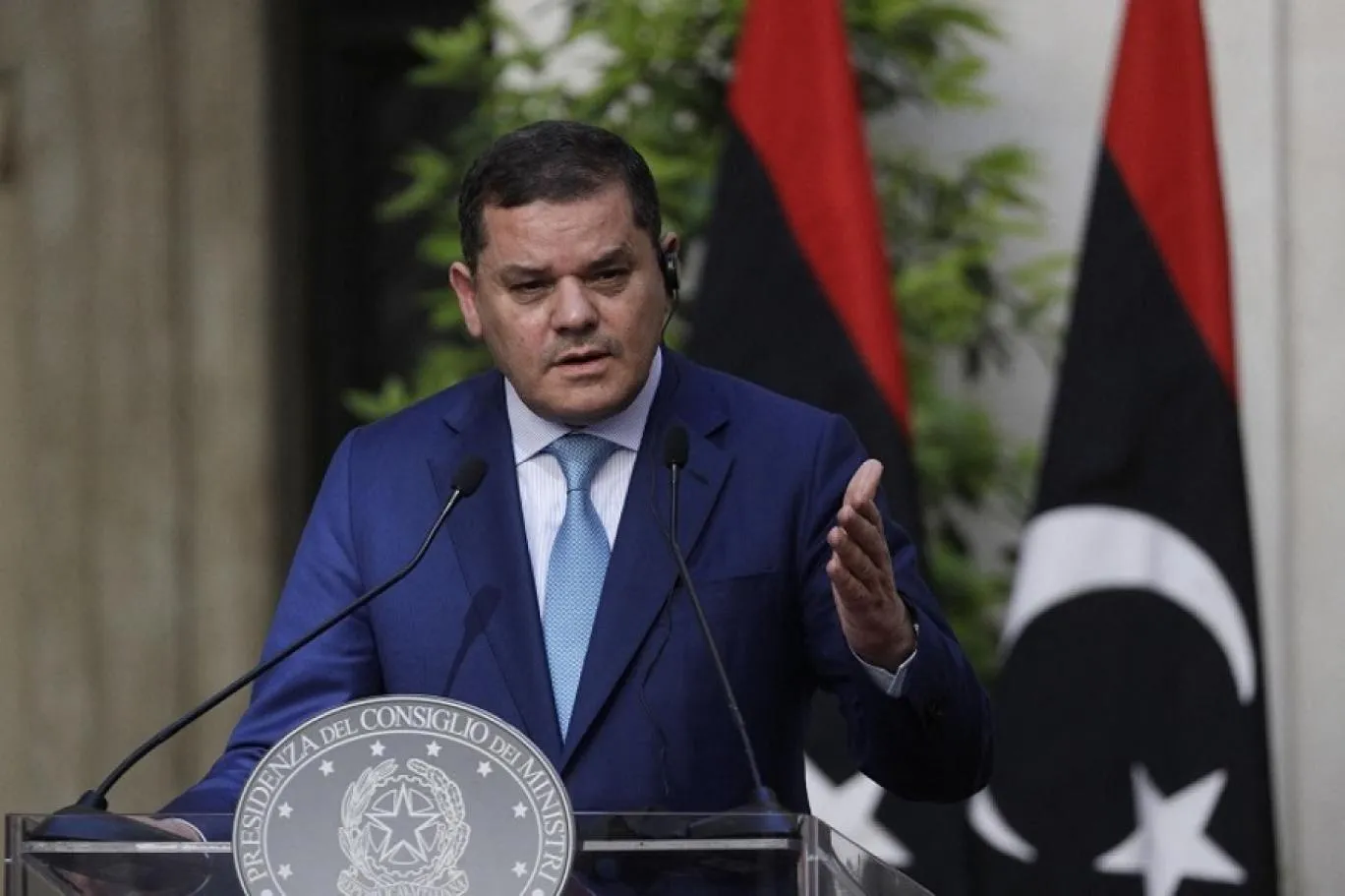 جدد رفضه تسليم السلطة.. هل تنجح القوى الليبية في إزاحة الدبيبة؟