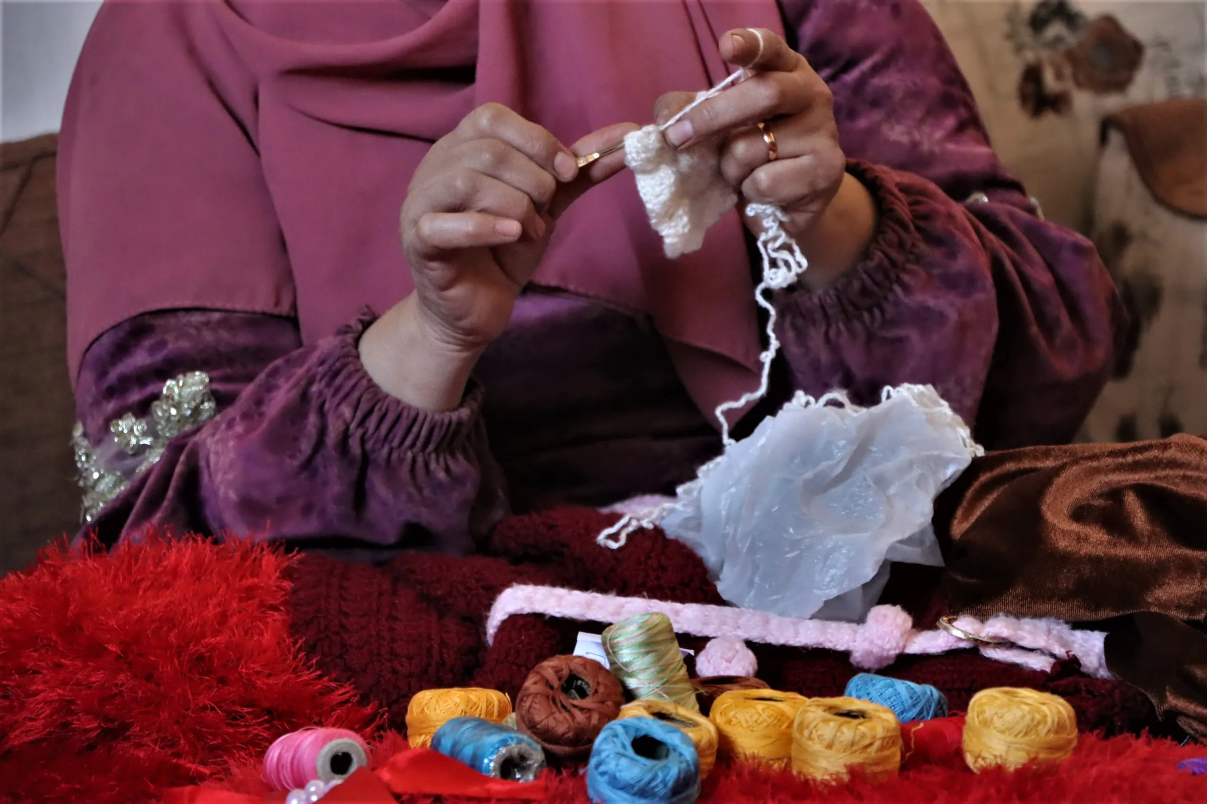 "الأحلام الصغيرة".. تجمع 67 امرأة سورية وعراقية متحديات ومتحدات