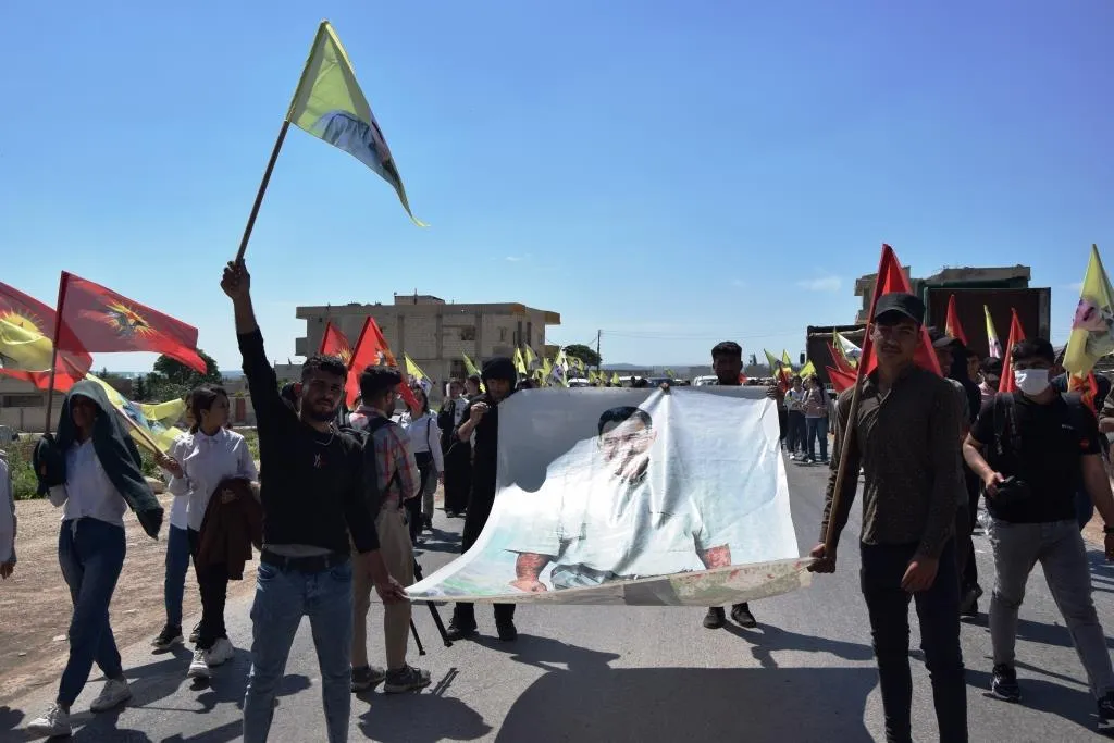 ​​​​​​​مسيرة منددة بالعزلة المفروضة على القائد عبد الله أوجلان