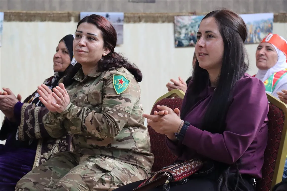 ​​​​​​​اختتام فعاليات الاحتفاء بذكرى تأسيس (YPJ) بتنظيم معرض للصور