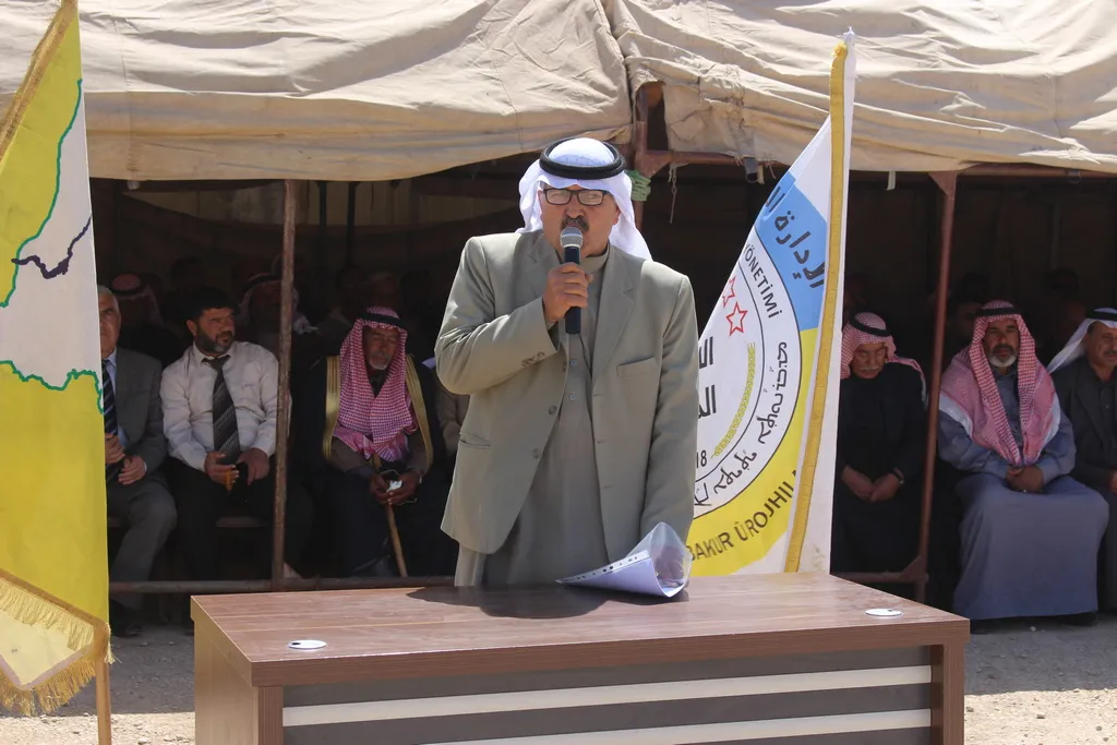 عناق بعد خلاف دامٍ