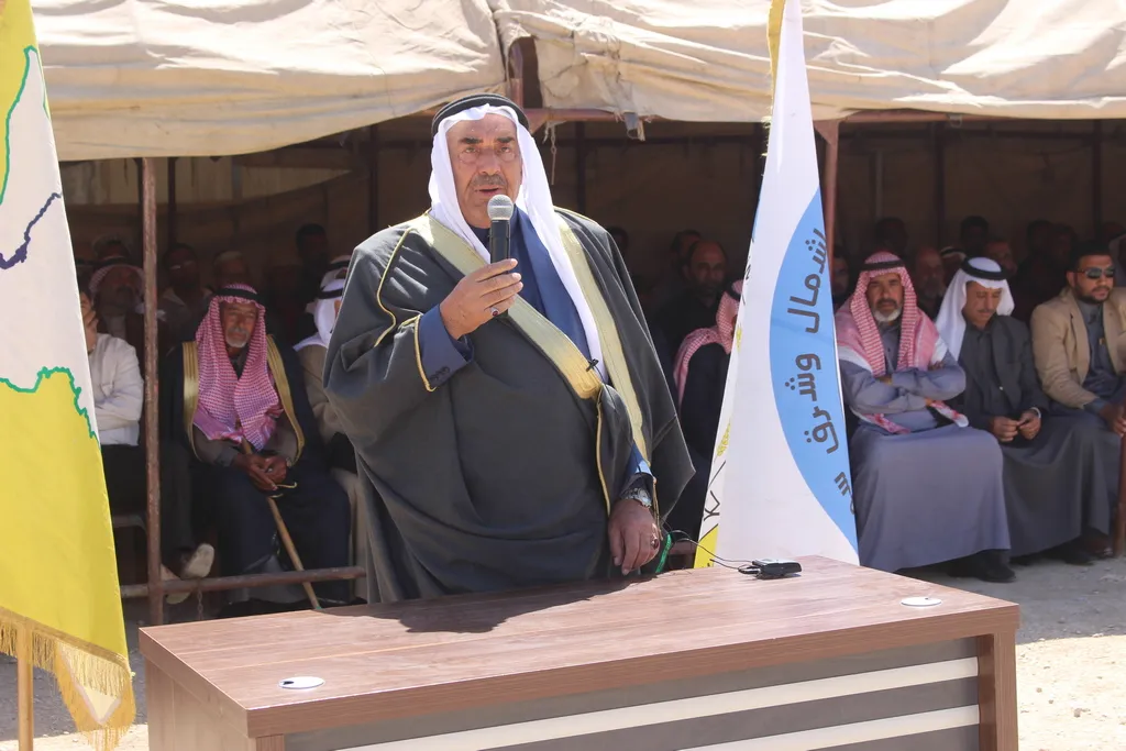 عناق بعد خلاف دامٍ