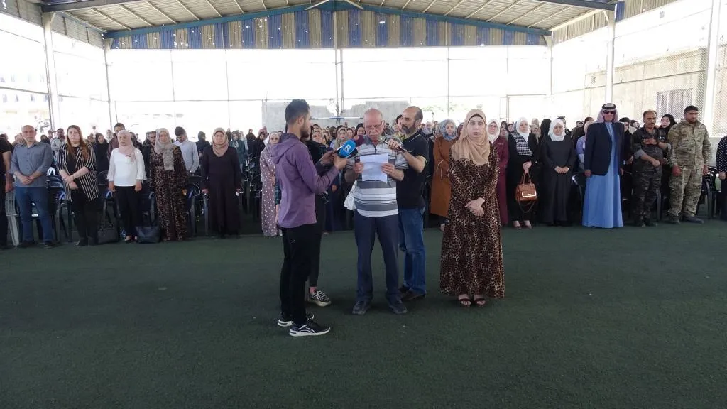 أهالي الرقة يحتفلون بعيد العمال العالمي