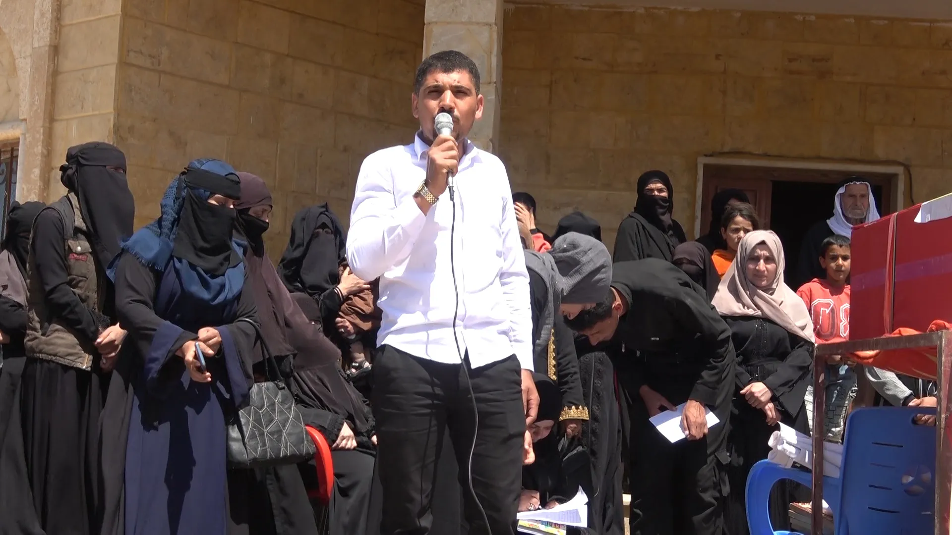 تشييع جثماني شهيدين إلى مثواهما الأخير في مزار الشهيد خضر ببلدة أبو خشب